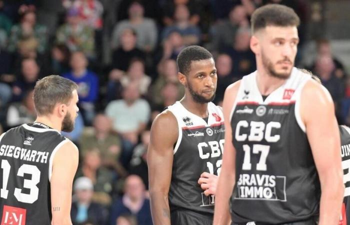 un jet de Caen BC comblé de Champagne Basket. Sport