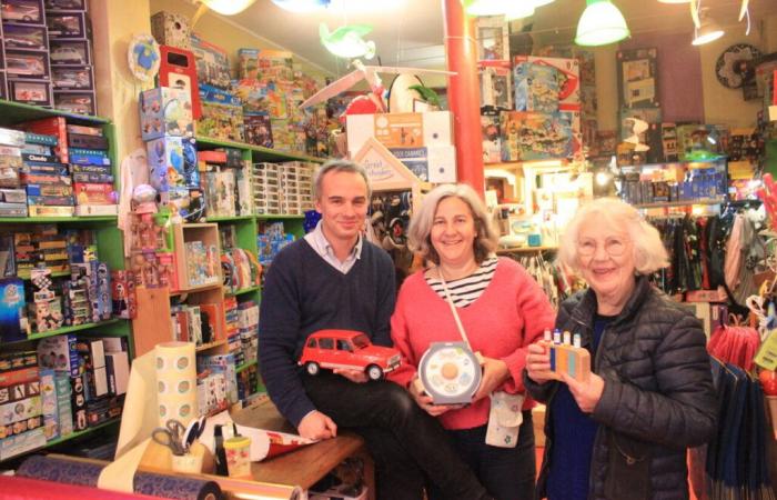 dans leur magasin de jouets, ils font rêver petits et grands depuis des générations