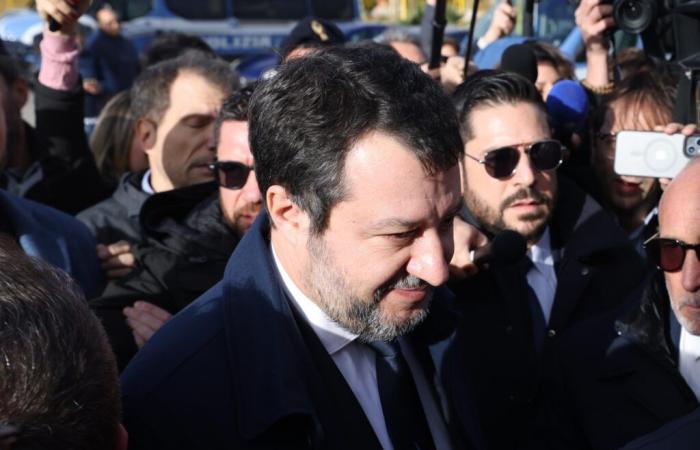 Salvini acquitté lors du procès à bras ouverts, peine d’aujourd’hui