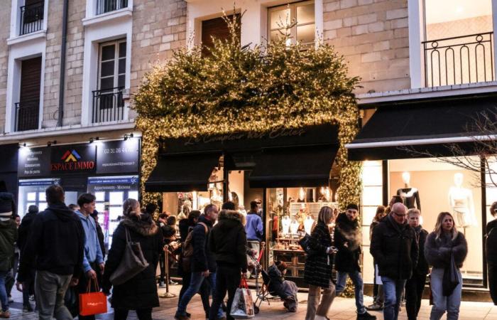 EN IMAGES. La folie du dernier samedi avant Noël au centre de Caen