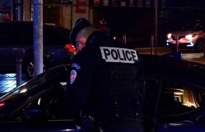 la police contrôle un nombre impressionnant de conducteurs ivres quittant les boîtes de nuit