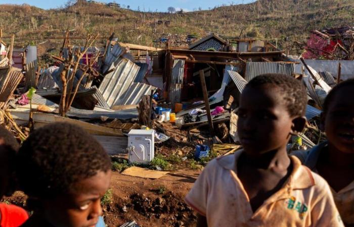 Mayotte attend une aide supplémentaire après le départ d’Emmanuel Macron ; l’approvisionnement en eau courante partiellement rétabli à Mamoudzou