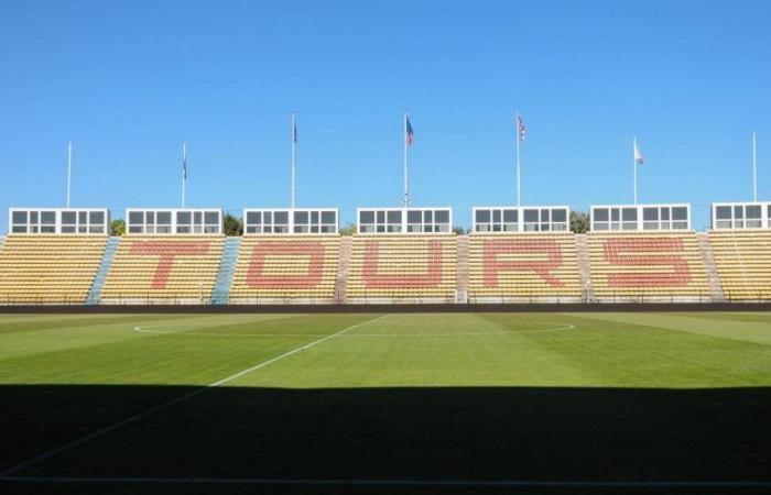 un joueur de Tours s’emporte après l’annulation du match contre Lorient