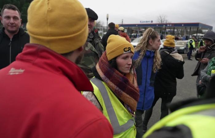 opération surprise chez Leclerc, méthode douce chez Super U, les agriculteurs ciblent désormais les consommateurs