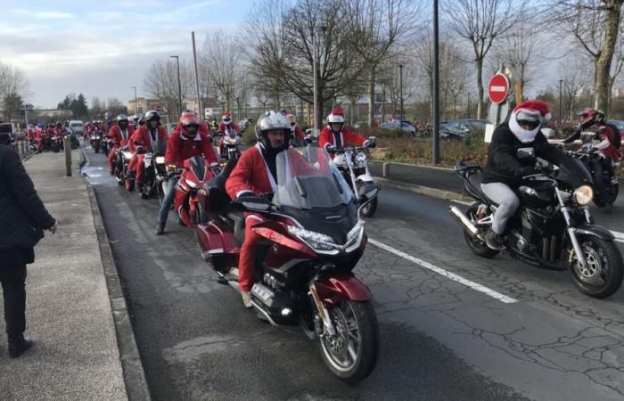 A Poitiers, 676 Pères Noël ont mis leurs motos en marche