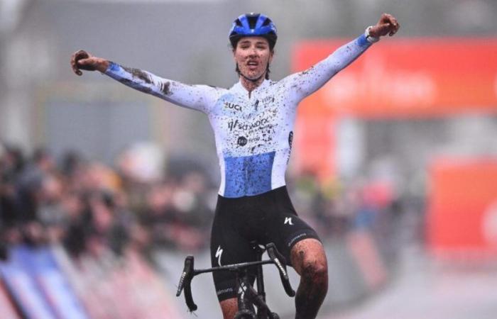 Quelle surprise! Marie Schreiber reste devant Lucinda Brand et Puck Pieterse lors de la Coupe du monde de Hulst