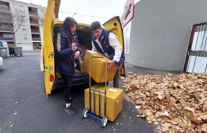 pour livrer à - pour Noël, La Poste et les facteurs de Narbonne mettent le paquet