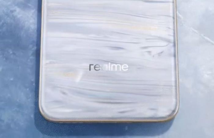 La série Realme 14 Pro, dotée d’un design unique sensible au froid (Unique Pearl Design), devrait être lancée début 2025.