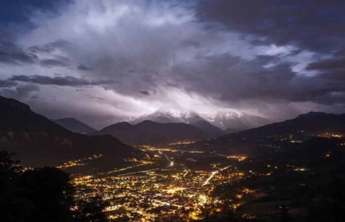 La Haute-Savoie, la Savoie et l’Isère placées en vigilance orange demain pour neige, verglas et avalanches, six départements au total en alerte