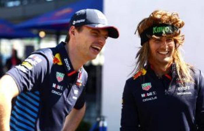 Max Verstappen remercie Sergio Perez après avoir annoncé son…