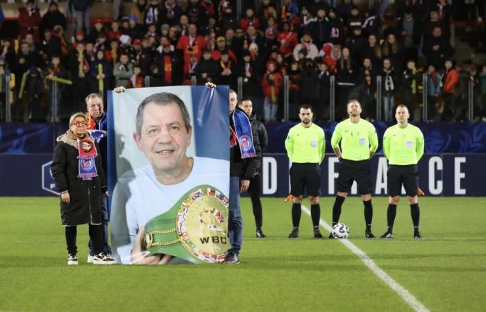 L’émouvant hommage à Thierry Jacob, légende de la boxe calaisienne, au stade de l’Épopée