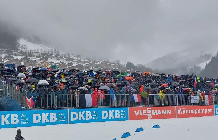 Conditions désastreuses pour le départ groupé… Suivez la course au Grand-Bornand