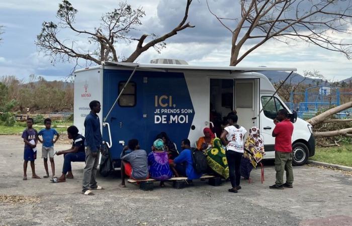 à Mayotte, un camion médical sillonne les routes pour soigner les blessés du cyclone Chido