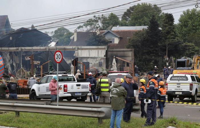 Le monde en bref | Dix morts dans un accident d’avion au Brésil ; La fontaine de Trevi rouvre après nettoyage