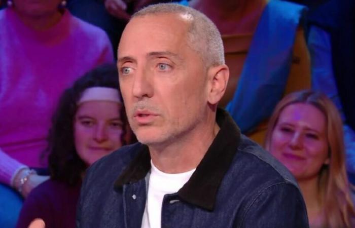 Gad Elmaleh révèle le gros mensonge qu’il continue de raconter à ses parents « même après 50 ans »