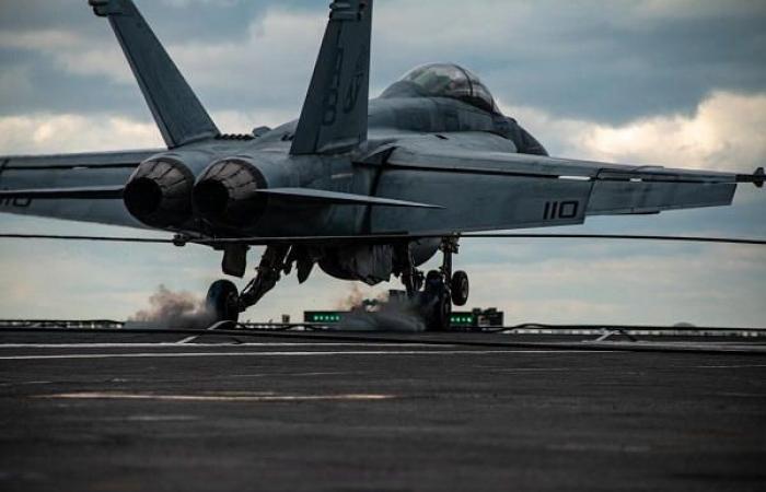 Un F/A-18F Super Hornet abattu par un « tir ami » au-dessus de la mer Rouge