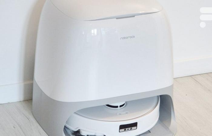 ce robot aspirateur noté 9/10, grâce à sa puissance d’aspiration impressionnante, baisse son prix de 400 € en fin d’année