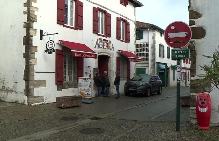 Le corps d’un homme mort depuis plusieurs jours retrouvé dans son appartement, un suspect placé en garde à vue pour meurtre