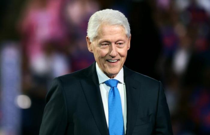 Bill Clinton hospitalisé après avoir développé de la fièvre