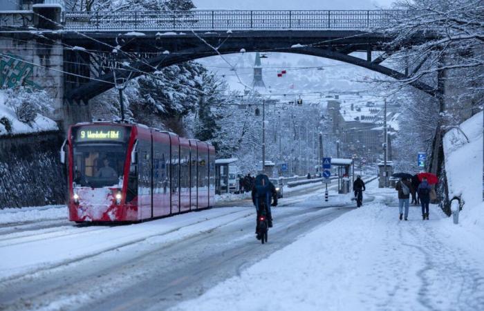 La neige provoque des perturbations de la circulation – 70 accidents