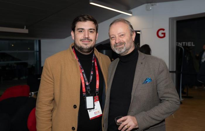 Les tribunes VIP du LOU Rugby – Toulouse. Super ambiance de soirée à Gerland –