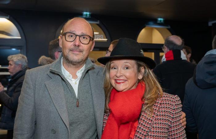 Les tribunes VIP du LOU Rugby – Toulouse. Super ambiance de soirée à Gerland –