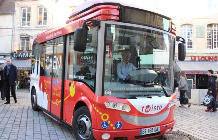 une navette arrive à Ouistreham en 2025