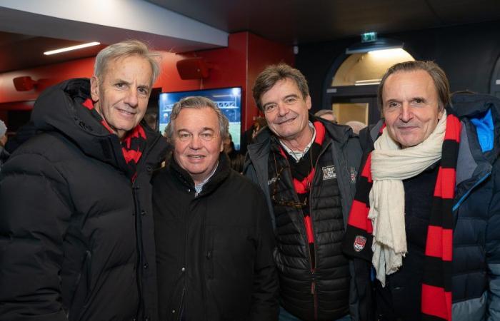 Les tribunes VIP du LOU Rugby – Toulouse. Super ambiance de soirée à Gerland –