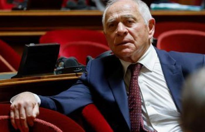 le président du groupe Renaissance au Sénat appelle à “éviter” de nommer des personnalités “immédiatement censurables” par le RN