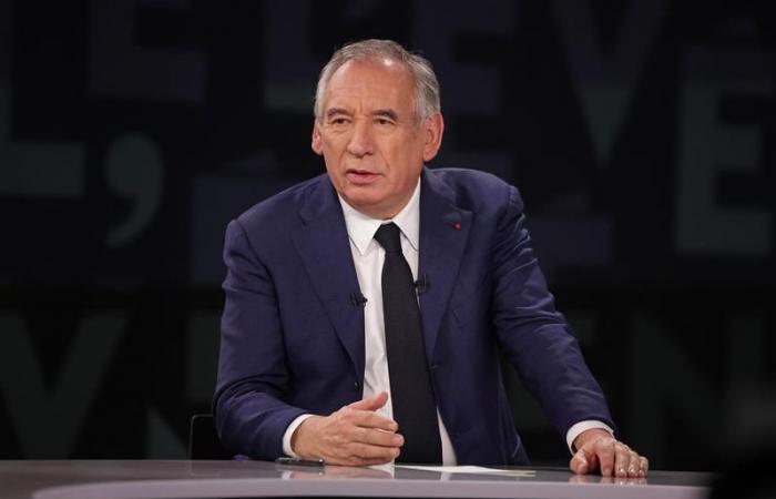 EN DIRECT – Gouvernement : « Ordre et sécurité », « redressement financier », « simplification administrative »… les promesses de Bayrou aux LR