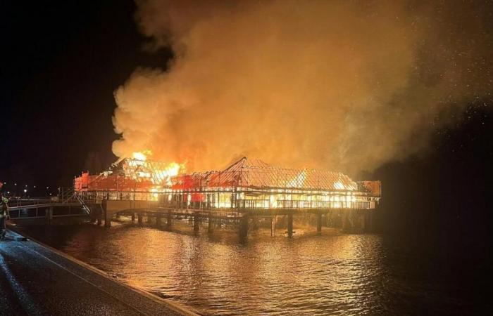 La légendaire Badhütte de Rorschach (SG) en flammes