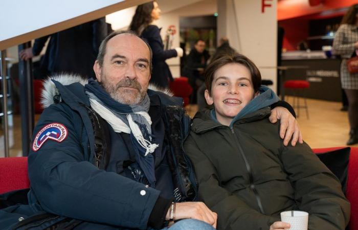 Les tribunes VIP du LOU Rugby – Toulouse. Super ambiance de soirée à Gerland –