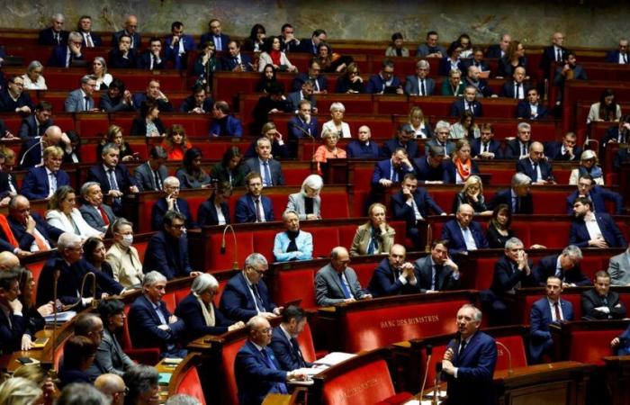 Paquets de chips, billets de concert, livres, bouteilles… Ces cadeaux reçus par les députés en 2024