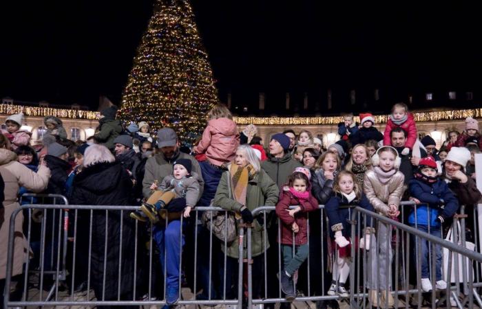 Le Père Noël descend de la tour Philippe le Bon devant 4 000 personnes