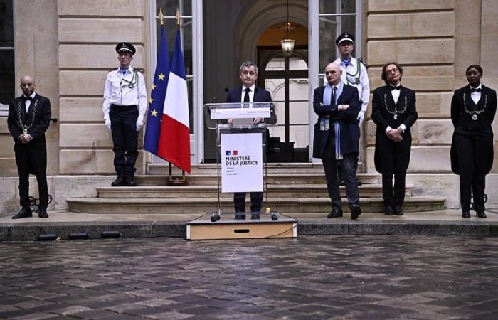 Le gouvernement Bayrou entre en fonction, nouvelle menace de censure