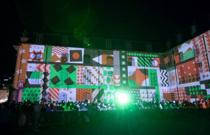 Le Père Noël descend de la tour Philippe le Bon devant 4 000 personnes