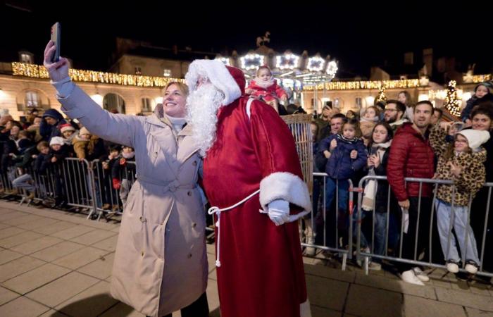 Le Père Noël descend de la tour Philippe le Bon devant 4 000 personnes