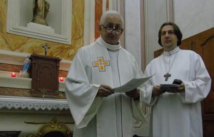 Lecture de la messe de Noël en Nissart à la chapelle Notre Dame du Bon Voyage