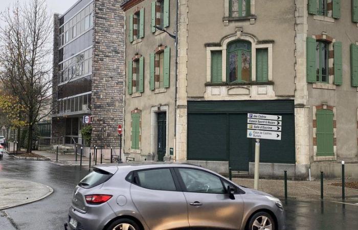 Avec le mouvement de la communication, la ville de Castres a fini de regrouper ses services en différents pôles