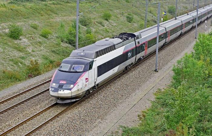 un conducteur de TGV se serait jeté d’un train en marche, d’énormes retards sur le réseau ferré la veille de Noël