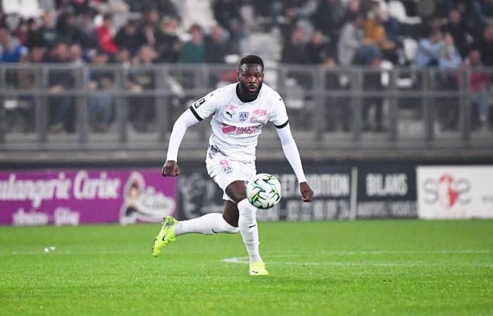 Louis Mafouta, le marathonien de Ligue 2