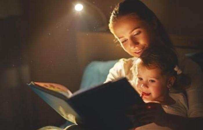 Comment les histoires des enfants peuvent leur apprendre à bien dormir