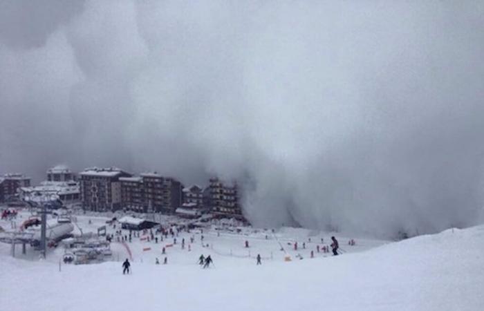 en Suisse un snowboarder, en Italie un randonneur