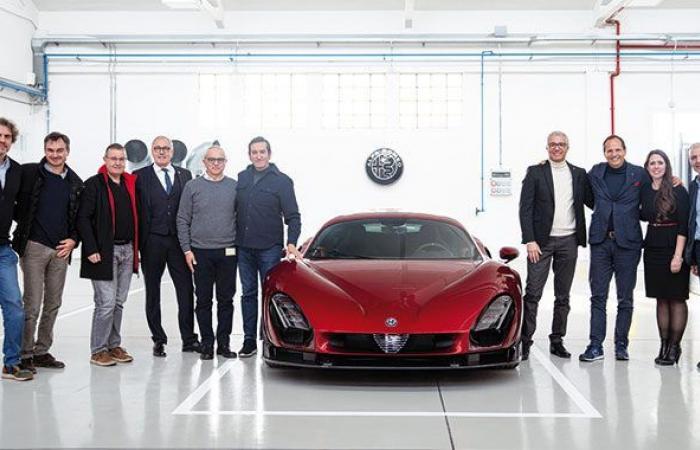 La première Alfa Romeo 33 Stradale sort des ateliers de préparation – Aujourd’hui le Maroc