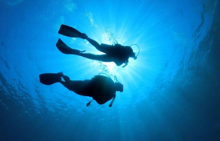 Après avoir battu le record de temps passé sous l’eau, cet homme ne veut plus remonter à la surface