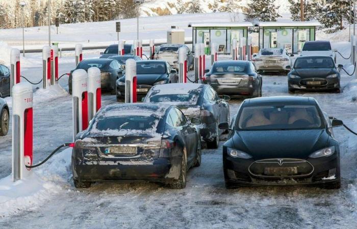 Tesla apporte le chauffage direct de la batterie LFP aux superchargeurs