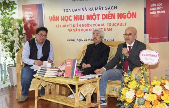 Annonce du livre Literature as a Discourse du professeur agrégé Dr Tran Van Toan