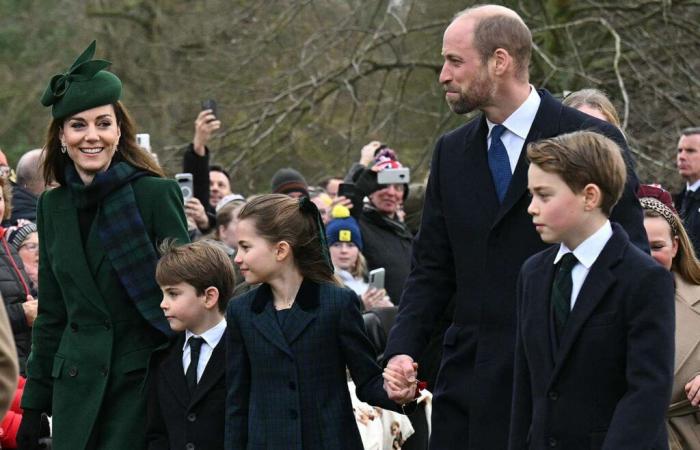 Kate Middleton sort pour une promenade du jour de Noël aux côtés de sa famille, marquant la fin de l’année « la plus difficile »