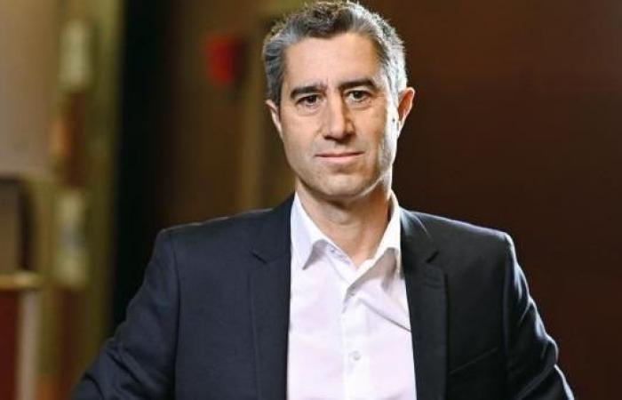 « François Ruffin rappe. Pas pire que Jul mais c’est assez bas de gamme”