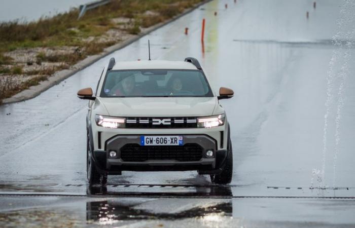 La Dacia Duster remporte le trophée de l’autre voiture de l’année